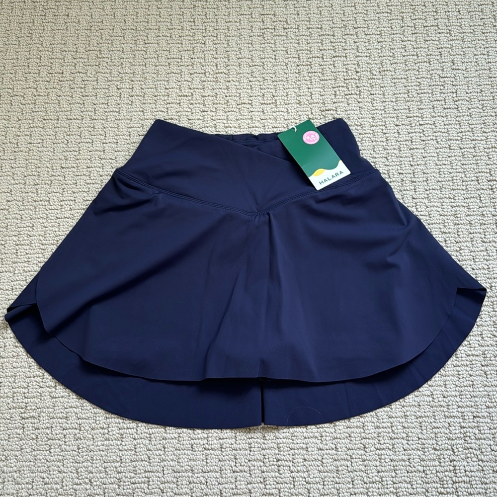 NWT HALARA Peacoat Everyday Softlyzero Airy Crossover Skort